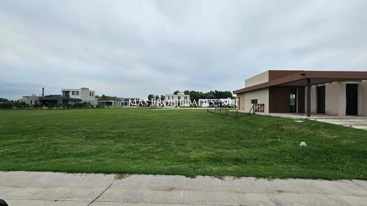 Lote en venta en Canning Barrio Lares de Canning 1