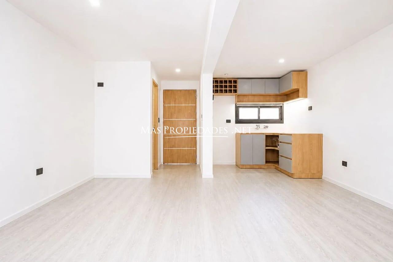 Departamento en venta 3 amb en Canning con patio