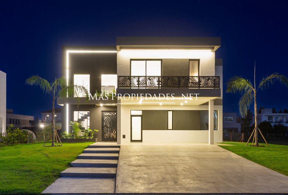 Venta Casa en venta en Terralagos 4 Dormitorios Canning
