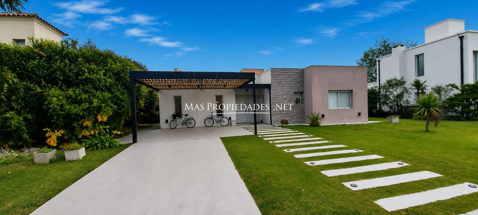 Casa en Venta en Don Joaquín 4 Dormitorios Canning